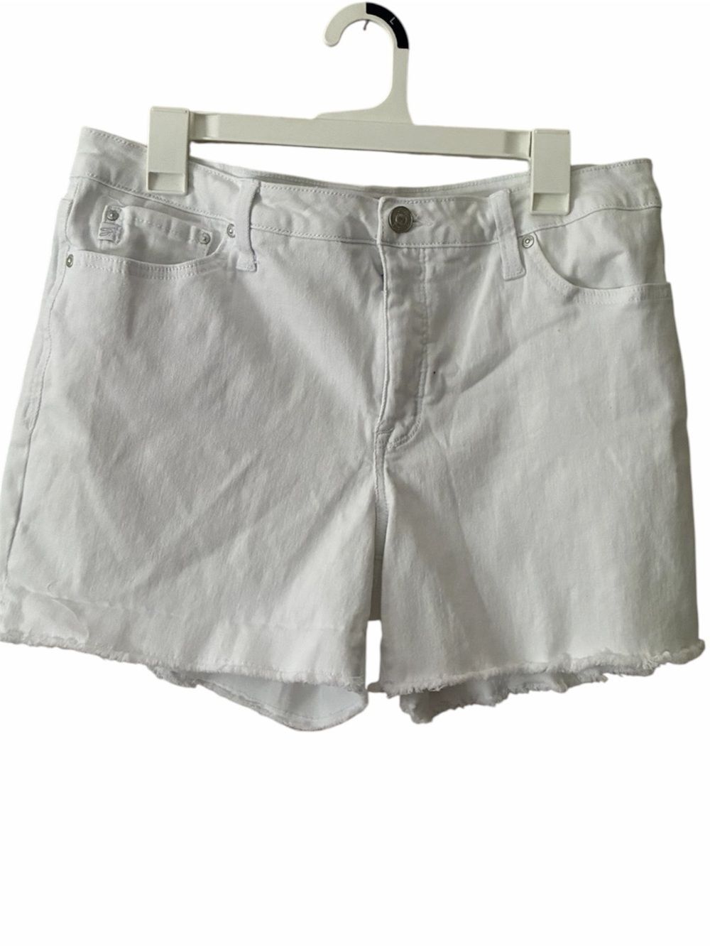 Seven7 White Denim Shorts Size 14 NWOT Frayed Hem Classic Fit